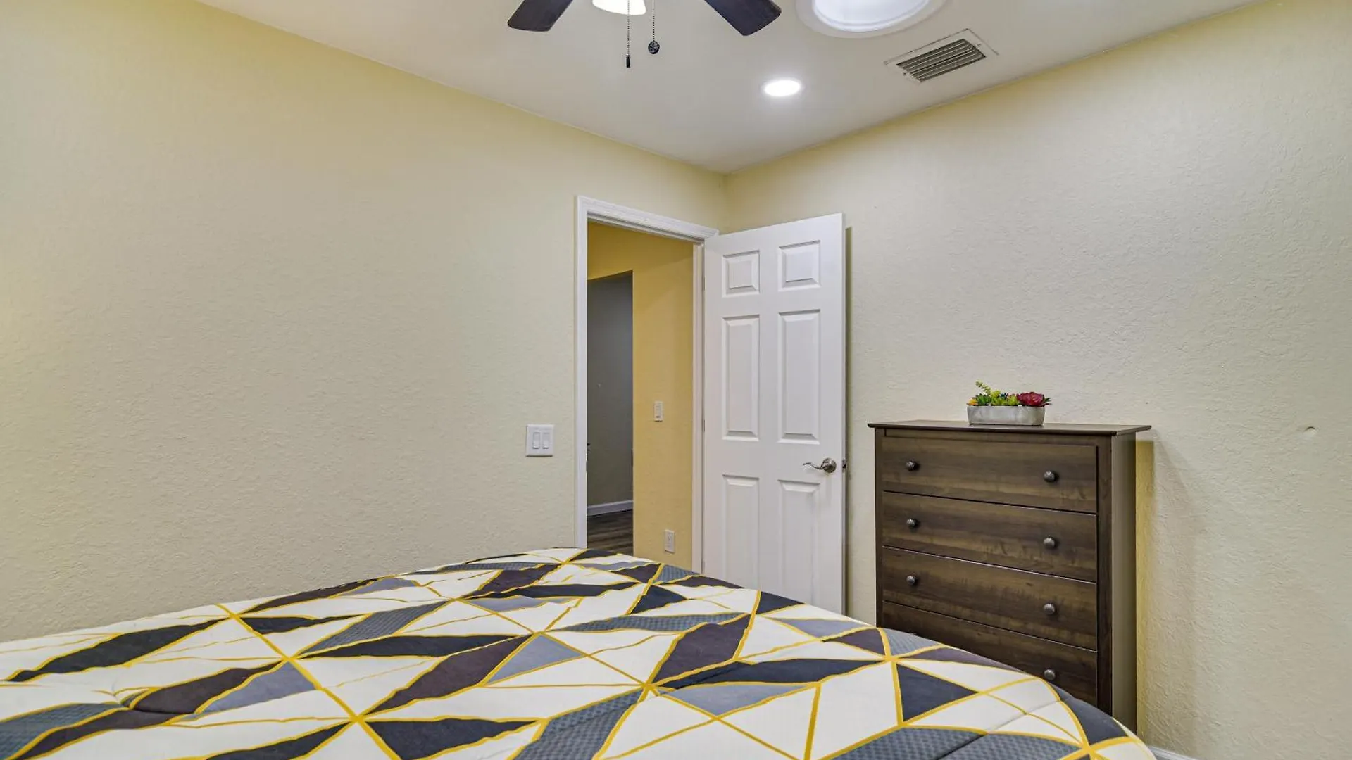 Spacious Tampa Home Pets Welcome! 0*,  الولايات المتحدة الأمريكية